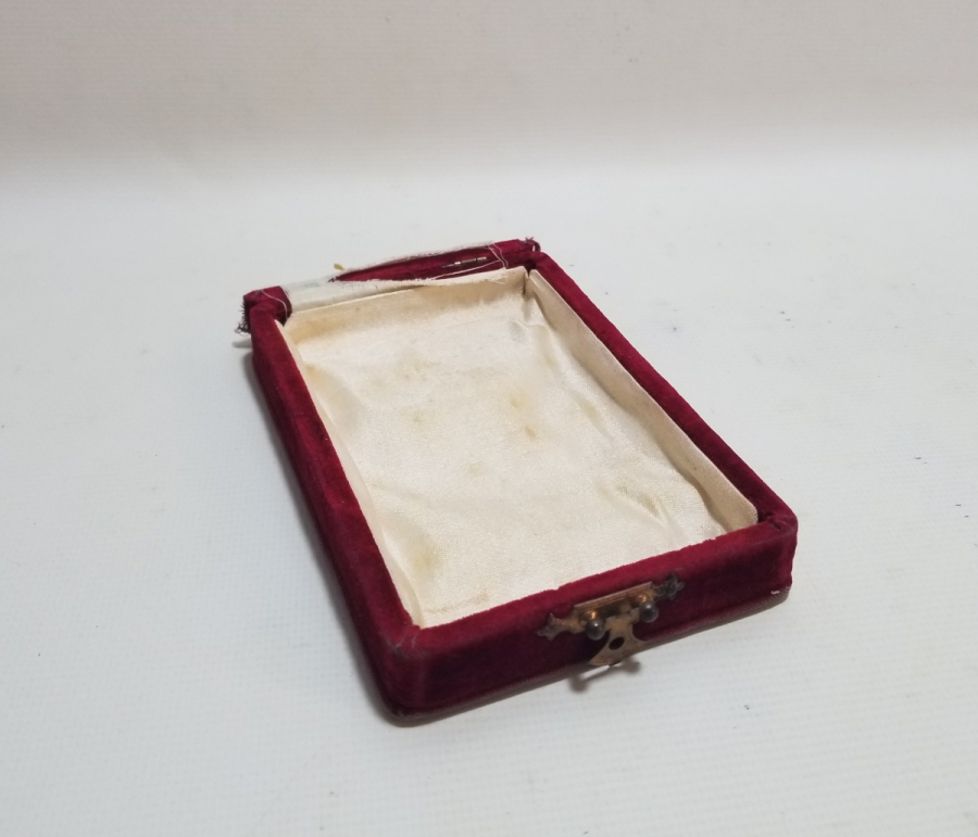 4. DERECE MECİDİ NİŞANI MADALYA KUTUSU ÜSTÜ