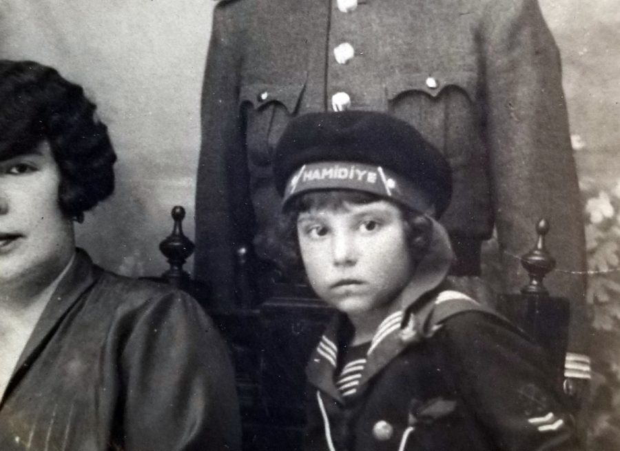 HAMİDİYE ZIRHLISINDAN BİR SUBAYIMIZA AİT NADİR AİLE FOTOĞRAFI