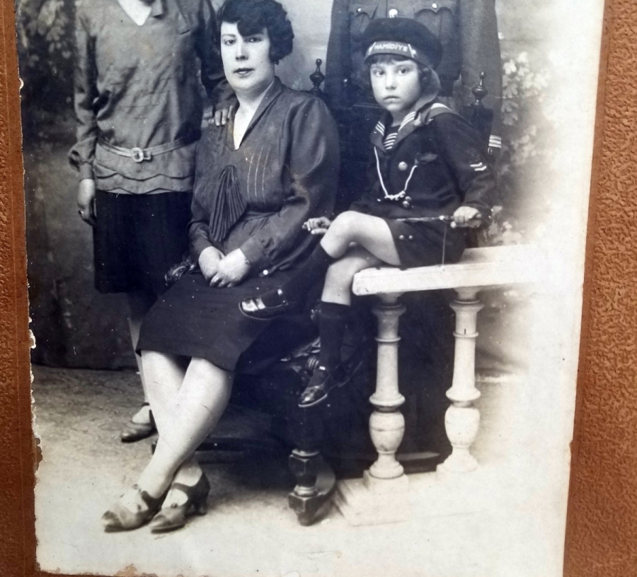 HAMİDİYE ZIRHLISINDAN BİR SUBAYIMIZA AİT NADİR AİLE FOTOĞRAFI