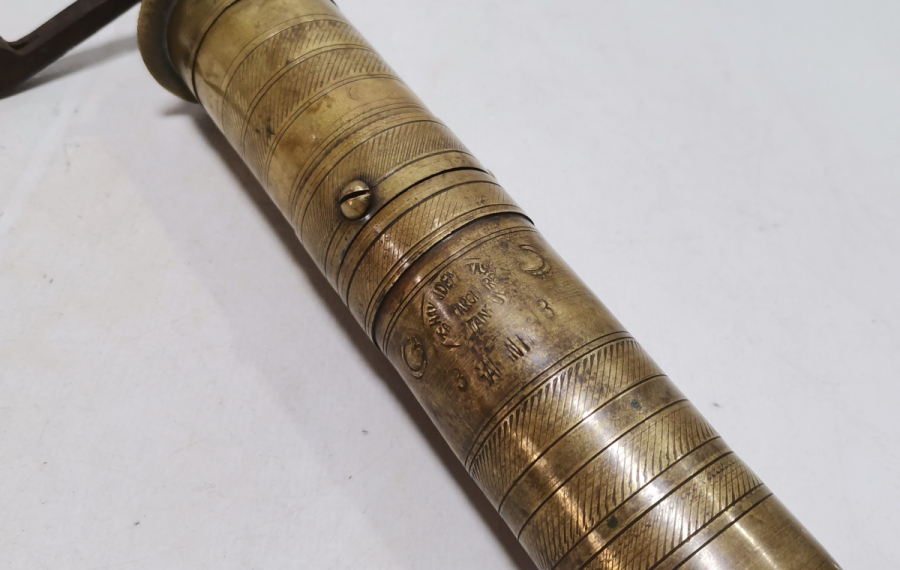 ÜZERİ AY YILDIZLI ANTİKA KAHVE DEĞİRMENİ