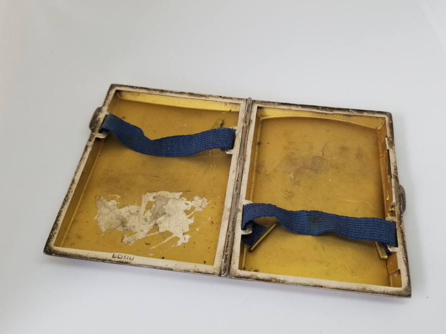 ÜZERİ KALEM İŞÇİLİKLİ ANTİKA GÜMÜŞ SİGARA TABAKASI