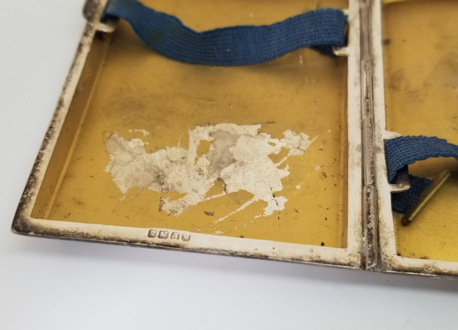 ÜZERİ KALEM İŞÇİLİKLİ ANTİKA GÜMÜŞ SİGARA TABAKASI