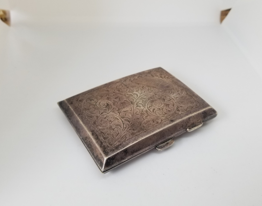 ÜZERİ KALEM İŞÇİLİKLİ ANTİKA GÜMÜŞ SİGARA TABAKASI