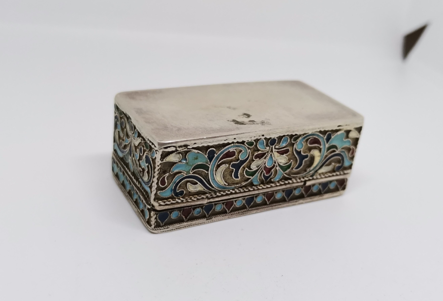 MİNE İŞÇİLİKLİ ANTİKA GÜMÜŞ RUS ENFİYE KUTUSU