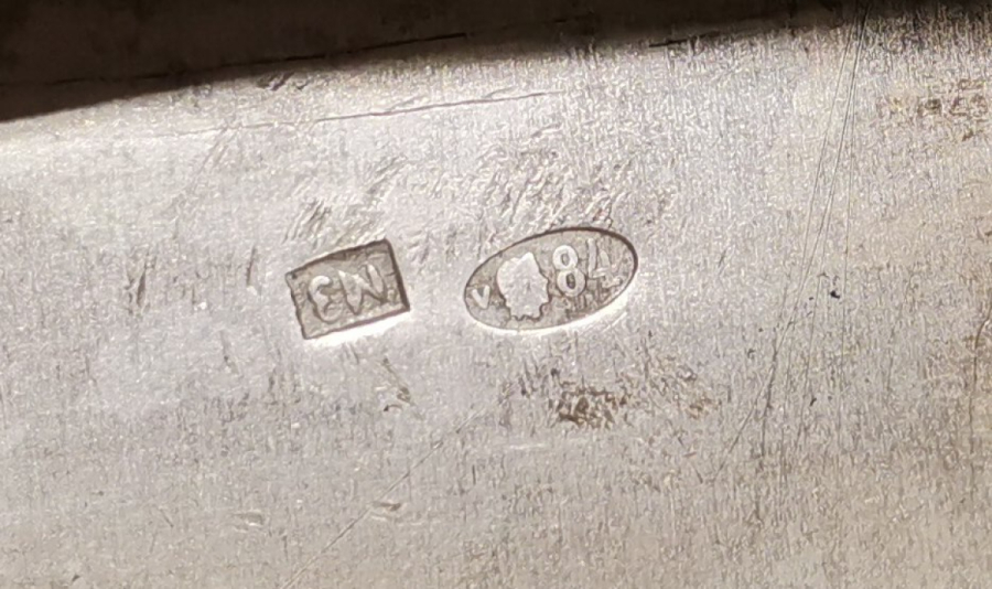 MİNE İŞÇİLİKLİ ANTİKA GÜMÜŞ RUS ENFİYE KUTUSU