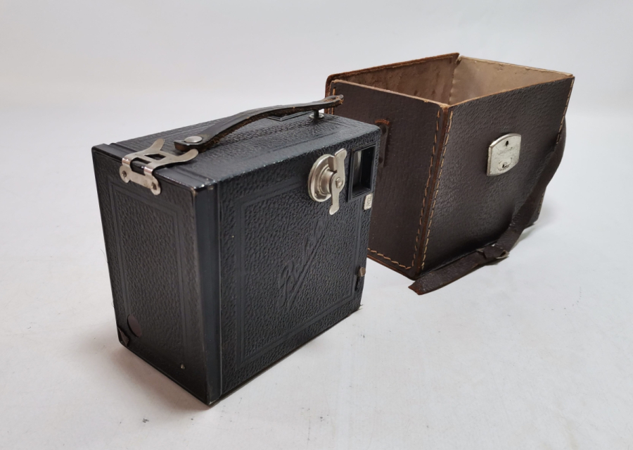 ORİJİNAL KUTUSUNDA ANTİKA FOTOĞRAF MAKİNESİ