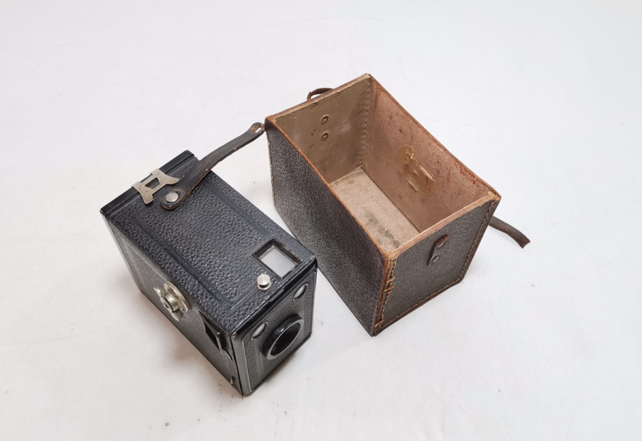 ORİJİNAL KUTUSUNDA ANTİKA FOTOĞRAF MAKİNESİ
