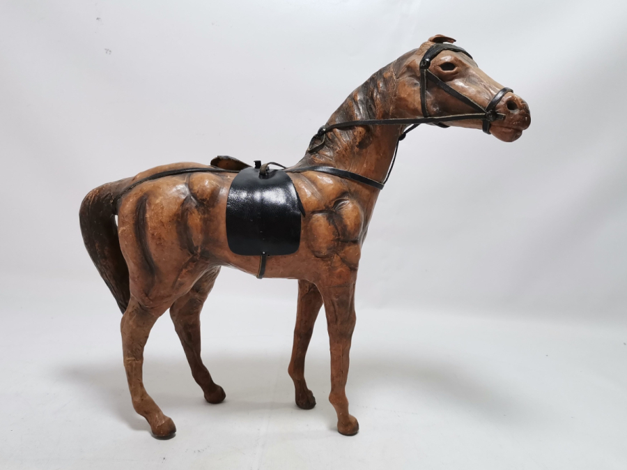 EL YAPIMI ANTİKA DERİ AT FİGÜRÜ