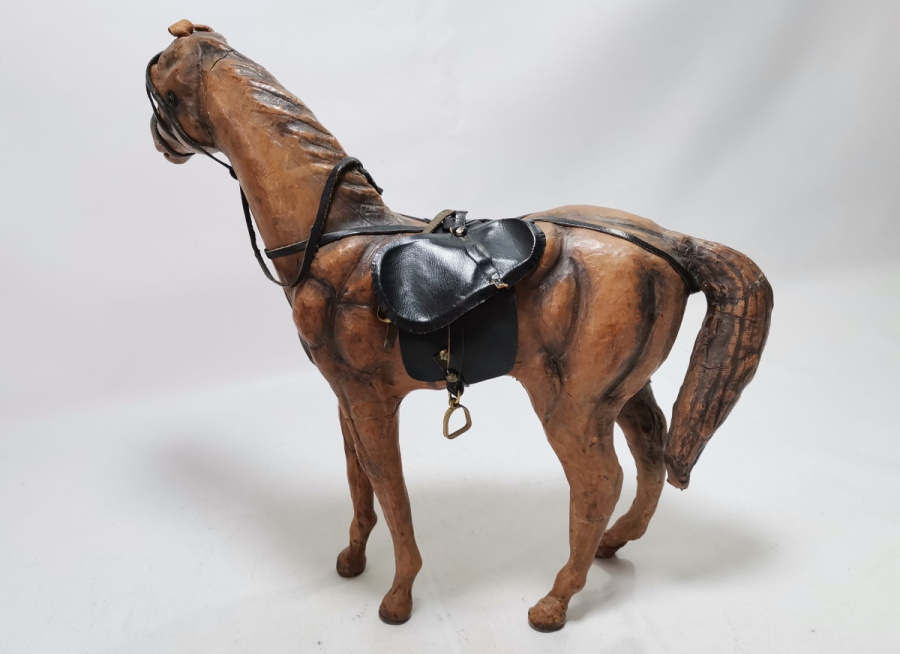 EL YAPIMI ANTİKA DERİ AT FİGÜRÜ
