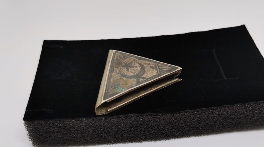 ÜZERİ AY YILDIZLI OSMANLI DÖNEMİ SAVATLI HAMAYIL