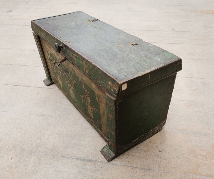 ORİJİNAL ANAHTARIYLA OSMANLI DÖNEMİ FİL AYAKLI AHŞAP YAZMA SANDIĞI