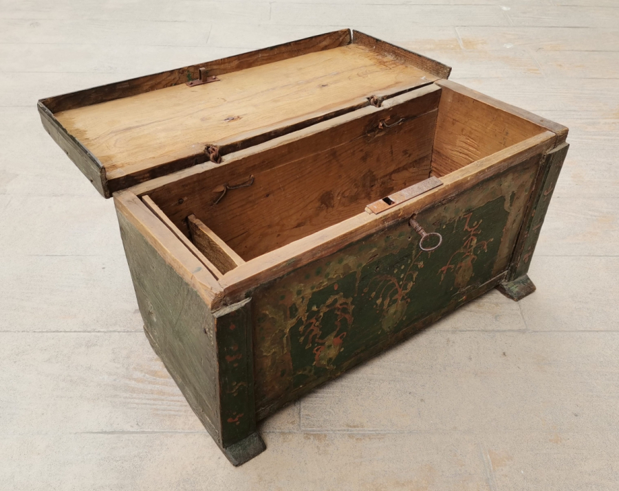 ORİJİNAL ANAHTARIYLA OSMANLI DÖNEMİ FİL AYAKLI AHŞAP YAZMA SANDIĞI