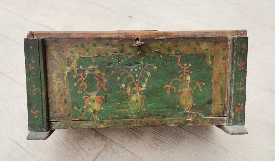 ORİJİNAL ANAHTARIYLA OSMANLI DÖNEMİ FİL AYAKLI AHŞAP YAZMA SANDIĞI