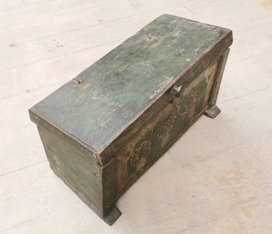 ORİJİNAL ANAHTARIYLA OSMANLI DÖNEMİ FİL AYAKLI AHŞAP YAZMA SANDIĞI