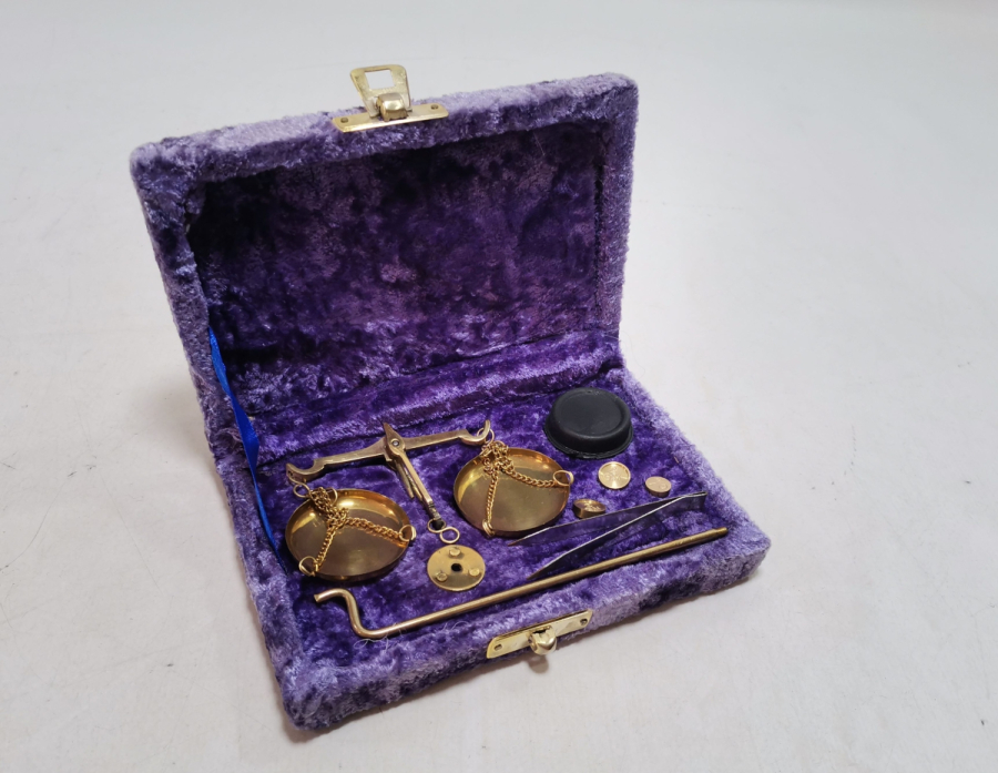 YAKIN DÖNEM DEKORATİF KUYUMCU TERAZİSİ