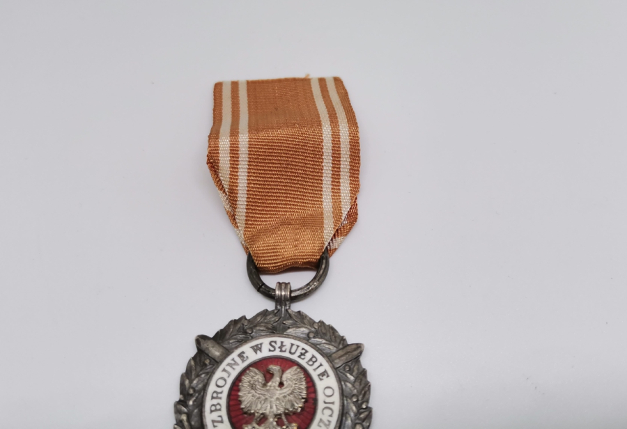 ORİJİNAL ASKISIYLA ANTİKA POLONYA ÜSTÜN HİZMET GÜMÜŞ MADALYA