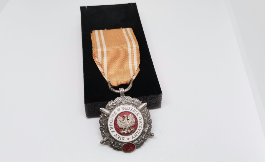 ORİJİNAL ASKISIYLA ANTİKA POLONYA ÜSTÜN HİZMET GÜMÜŞ MADALYA