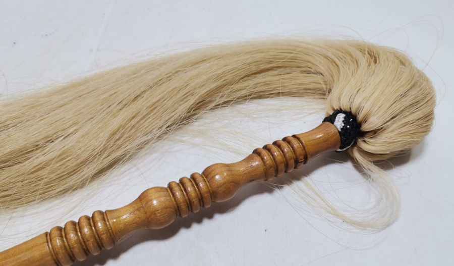 AT KILINDAN MAMUL ANTİKA SİNEK KOVUCU