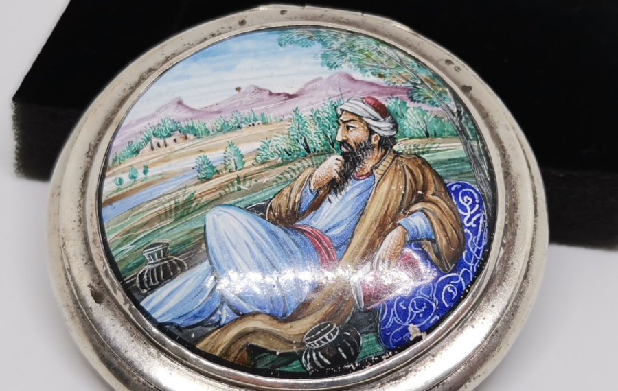 ÜZERİ EL BOYAMA İŞÇİLİKLİ ANTİKA GÜMÜŞ PUDRALIK