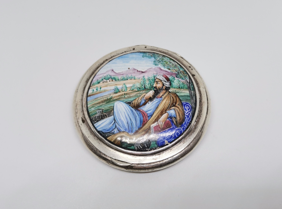 ÜZERİ EL BOYAMA İŞÇİLİKLİ ANTİKA GÜMÜŞ PUDRALIK