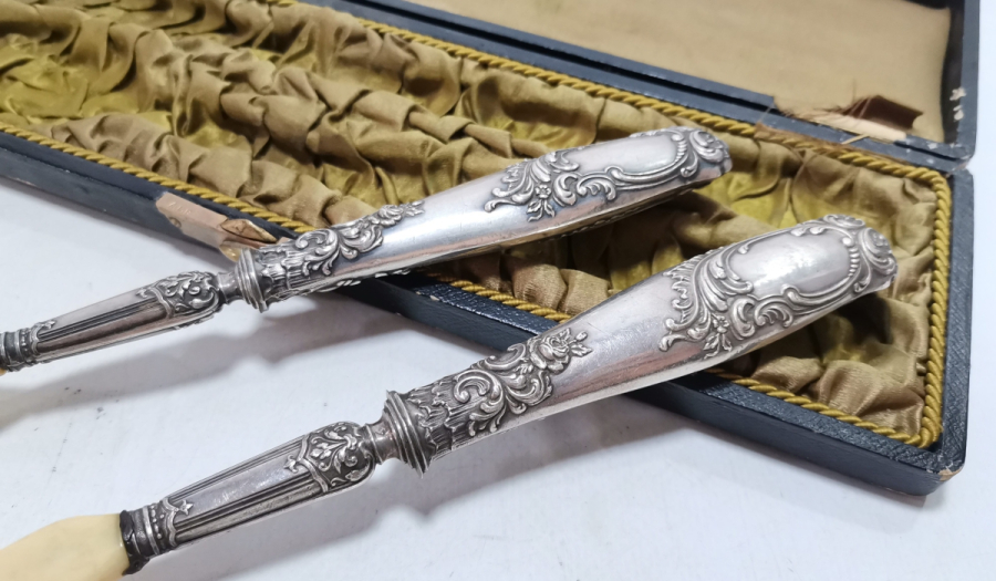 ORİJİNAL KUTUSUNDA ANTİKA GÜMÜŞ VE FİLDİŞİ SERVİS KAŞIK ÇATALI