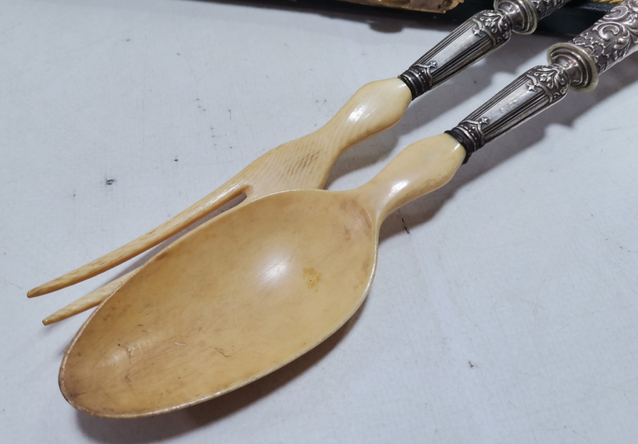 ORİJİNAL KUTUSUNDA ANTİKA GÜMÜŞ VE FİLDİŞİ SERVİS KAŞIK ÇATALI
