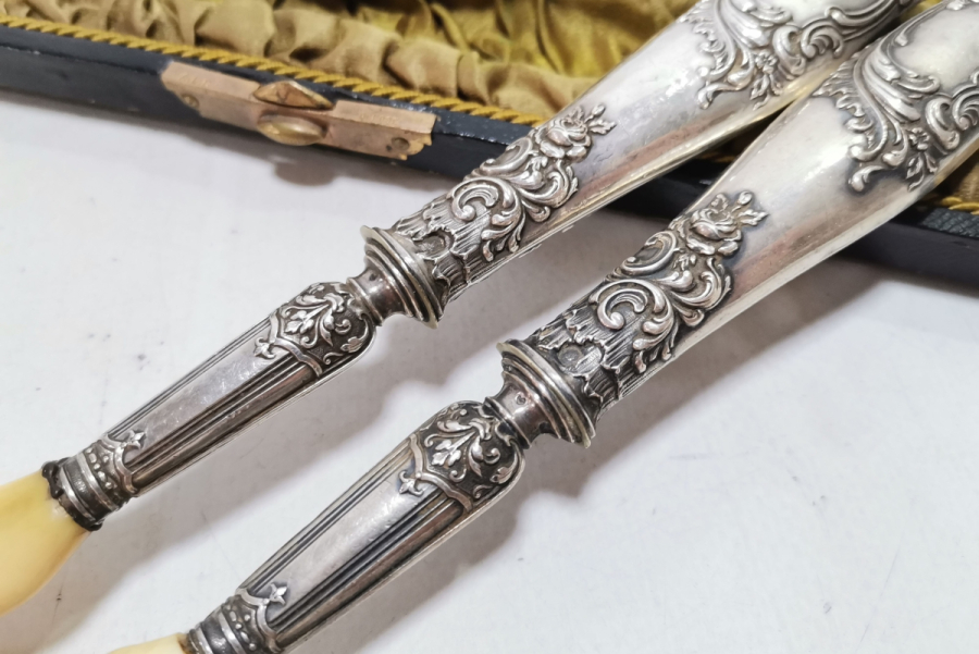 ORİJİNAL KUTUSUNDA ANTİKA GÜMÜŞ VE FİLDİŞİ SERVİS KAŞIK ÇATALI