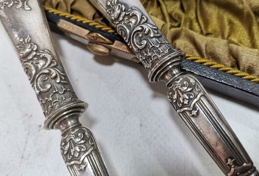 ORİJİNAL KUTUSUNDA ANTİKA GÜMÜŞ VE FİLDİŞİ SERVİS KAŞIK ÇATALI