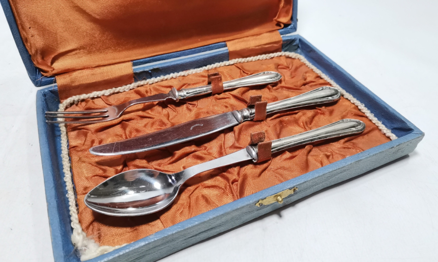 ORİJİNAL KUTUSUNDA ANTİKA GÜMÜŞ ÇATAL KAŞIK BIÇAK SETİ
