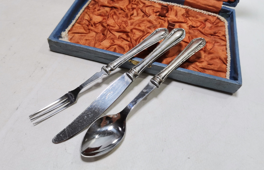 ORİJİNAL KUTUSUNDA ANTİKA GÜMÜŞ ÇATAL KAŞIK BIÇAK SETİ