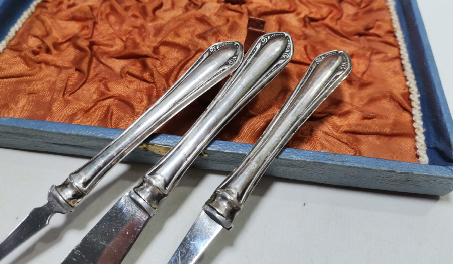 ORİJİNAL KUTUSUNDA ANTİKA GÜMÜŞ ÇATAL KAŞIK BIÇAK SETİ