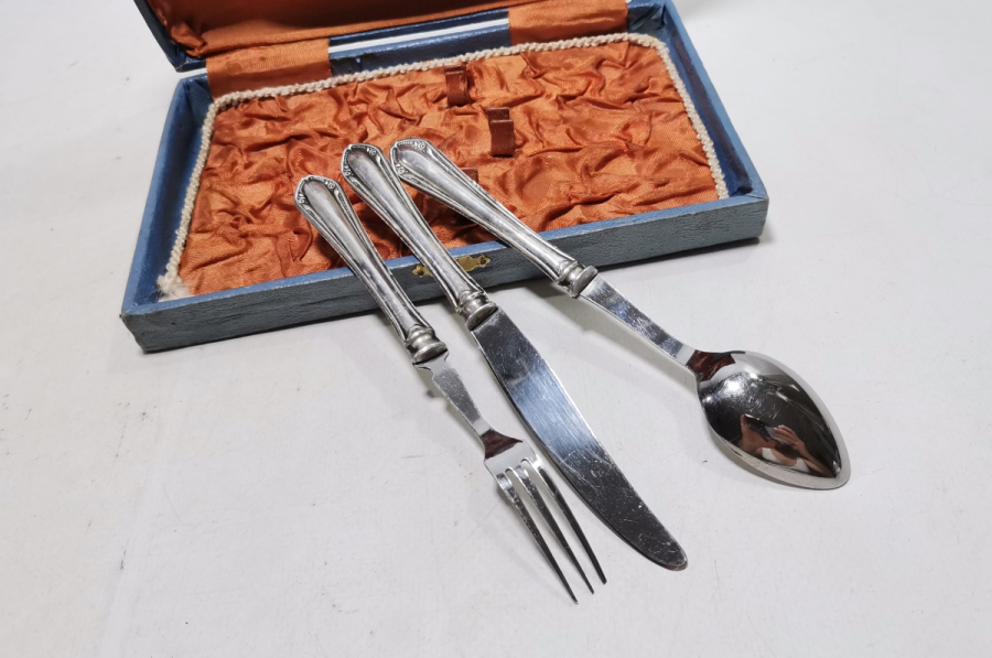 ORİJİNAL KUTUSUNDA ANTİKA GÜMÜŞ ÇATAL KAŞIK BIÇAK SETİ