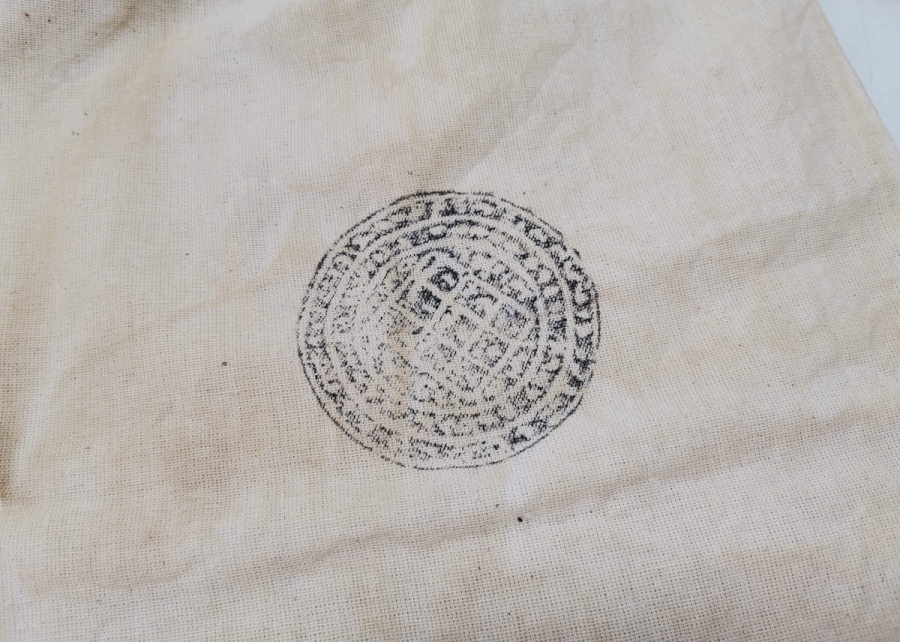 ÜZERİ TILSIMLI DEV BOY ANTİKA KESE