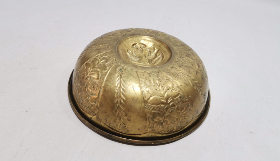 KABARTMA İŞÇİLİKLİ ANTİKA HAMAM TASI