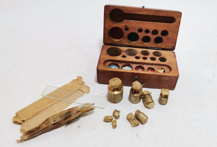 ORİJİNAL KUTUSUNDA KULLANILMAMIŞ ANTİKA DİRHEM LOTU