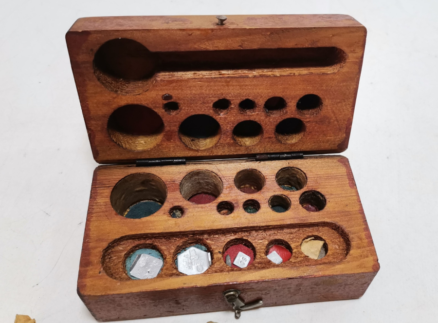 ORİJİNAL KUTUSUNDA KULLANILMAMIŞ ANTİKA DİRHEM LOTU