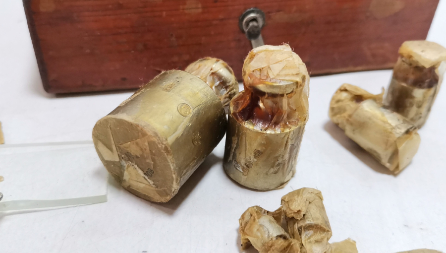 ORİJİNAL KUTUSUNDA KULLANILMAMIŞ ANTİKA DİRHEM LOTU