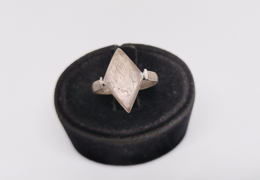 ÖZEL YAPIM TILSIMLI GÜMÜŞ YÜZÜK