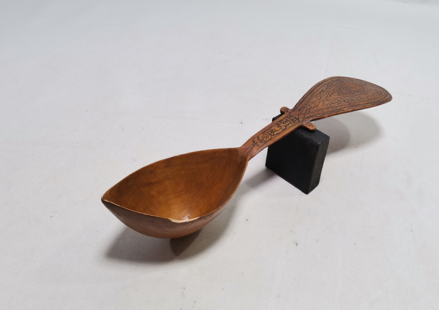 NADİR TİPTE ÜZERİ BEYİT YAZILI TEKKE İŞİ AHŞAP KAŞIK