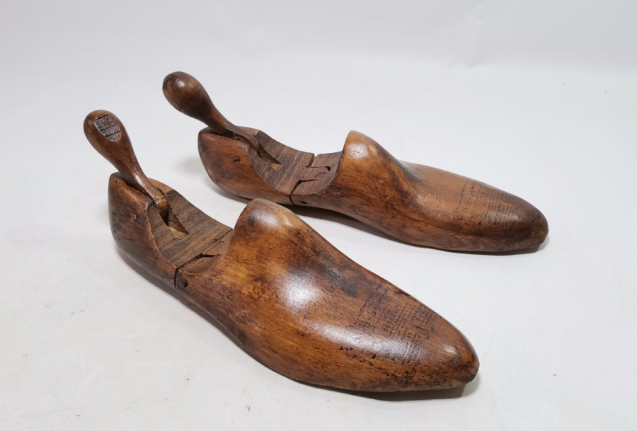 ÜZERİ DÖRT DİLDE YAZILMIŞ OSMANLI DÖNEMİ AYAKAKBICI KALIBI