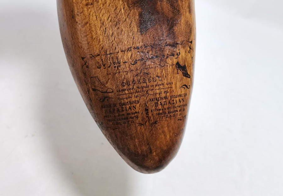 ÜZERİ DÖRT DİLDE YAZILMIŞ OSMANLI DÖNEMİ AYAKAKBICI KALIBI