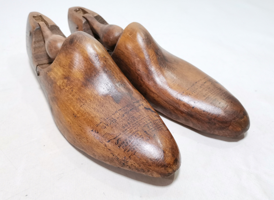 ÜZERİ DÖRT DİLDE YAZILMIŞ OSMANLI DÖNEMİ AYAKAKBICI KALIBI