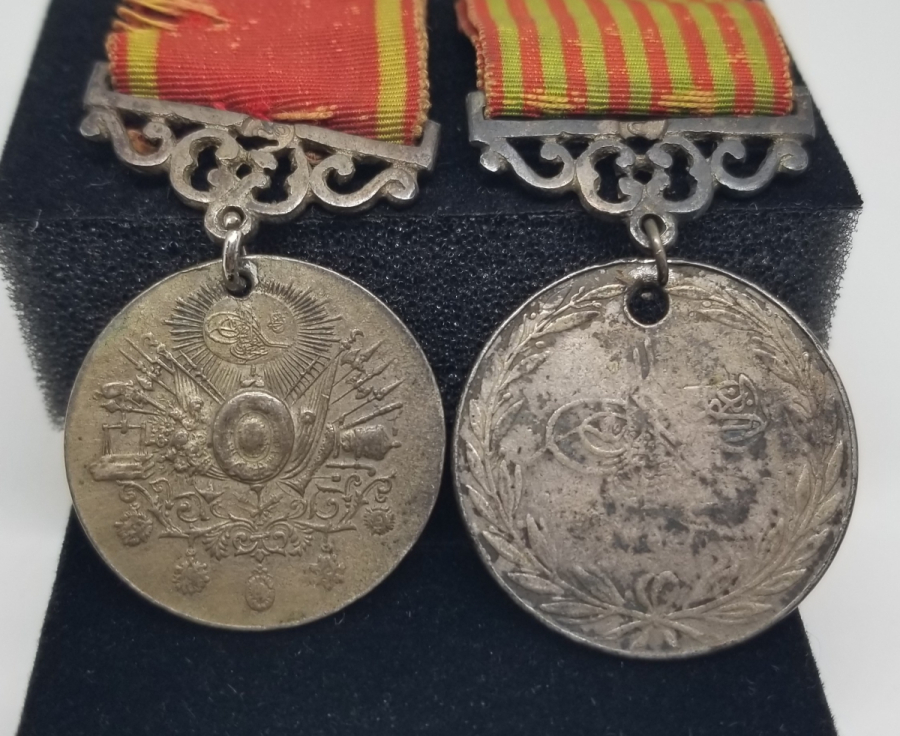 ORİJİNAL BARIYLA GÜMÜŞ PLEVNE VE LİYAKAT MADALYASI SETİ