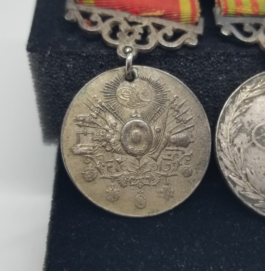 ORİJİNAL BARIYLA GÜMÜŞ PLEVNE VE LİYAKAT MADALYASI SETİ