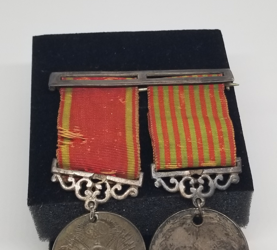 ORİJİNAL BARIYLA GÜMÜŞ PLEVNE VE LİYAKAT MADALYASI SETİ