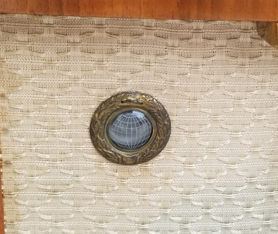 PLAKÇALARLI ÇOK NADİR ÇALIŞIR DURUMDA DEV BOY ANTİKA AHŞAP KASA SOVYET RUSYA YAPIMI RADYO