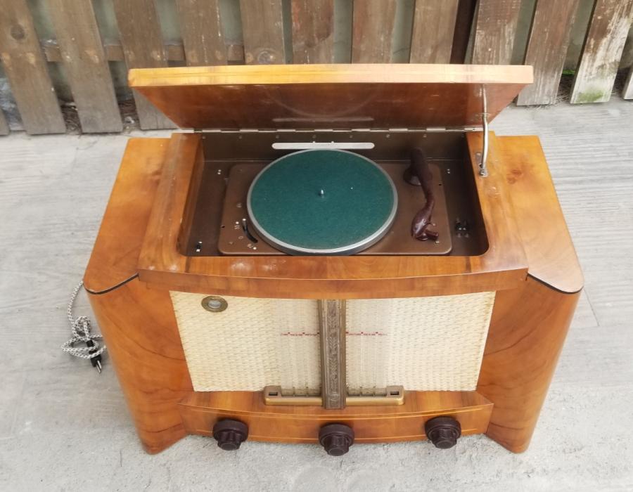 PLAKÇALARLI ÇOK NADİR ÇALIŞIR DURUMDA DEV BOY ANTİKA AHŞAP KASA SOVYET RUSYA YAPIMI RADYO