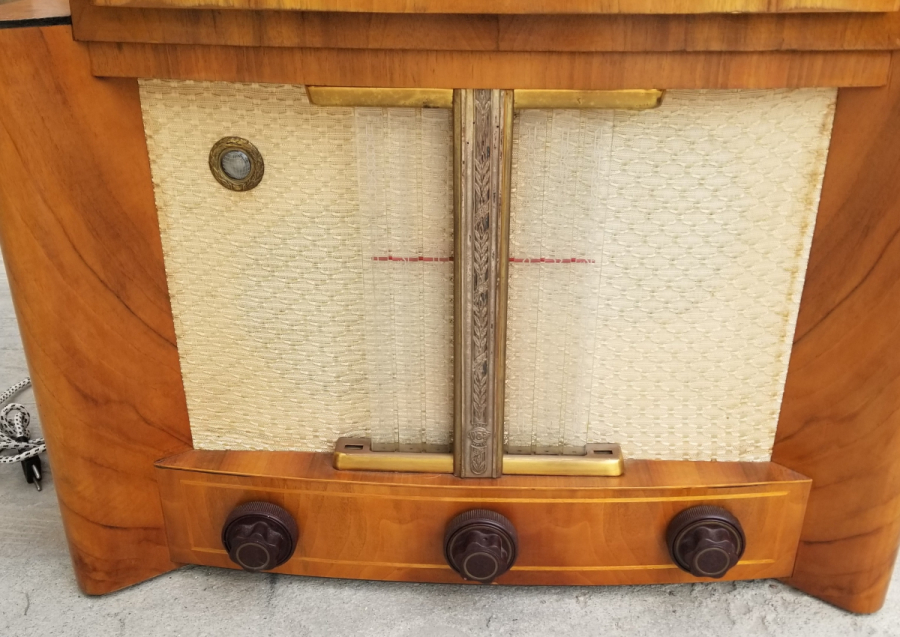 PLAKÇALARLI ÇOK NADİR ÇALIŞIR DURUMDA DEV BOY ANTİKA AHŞAP KASA SOVYET RUSYA YAPIMI RADYO