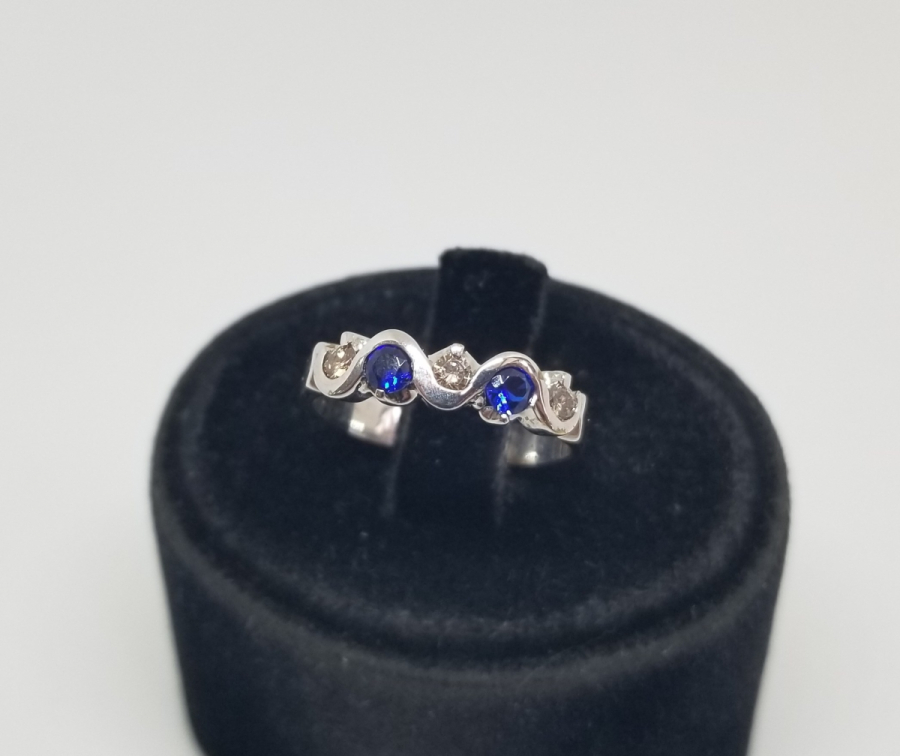 SAFİR VE PIRLANTA TAŞLI GİRİT MODEL YÜZÜK