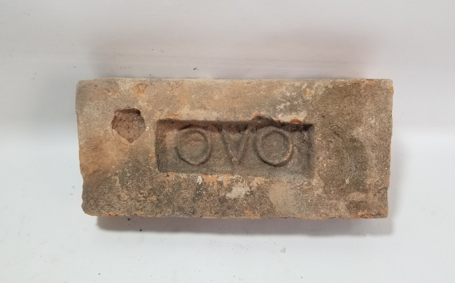 ÜZERİ RUMCA YAZILI OSMANLI DÖNEMİ TUĞLA